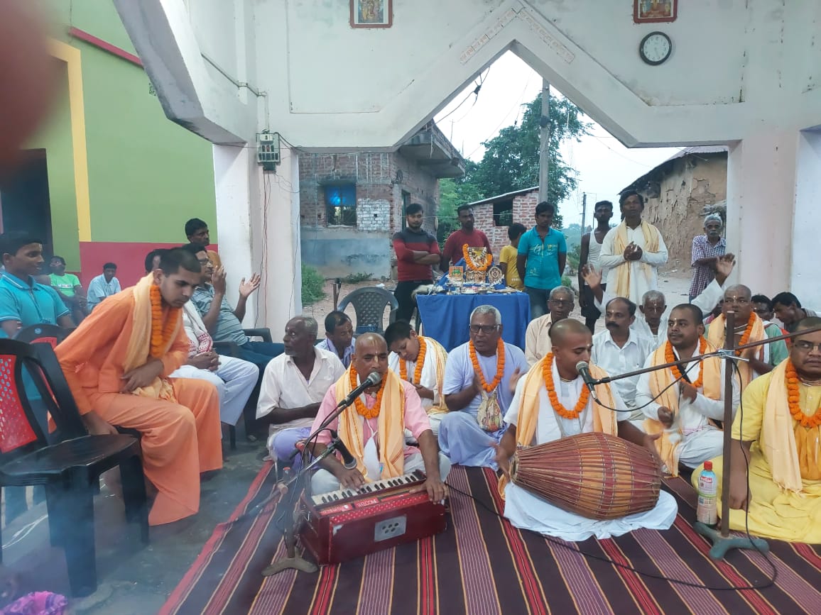 সারেঙ্গার গোপালপুর গ্রামে নামহট্ট মহোৎসব অনুষ্ঠান।