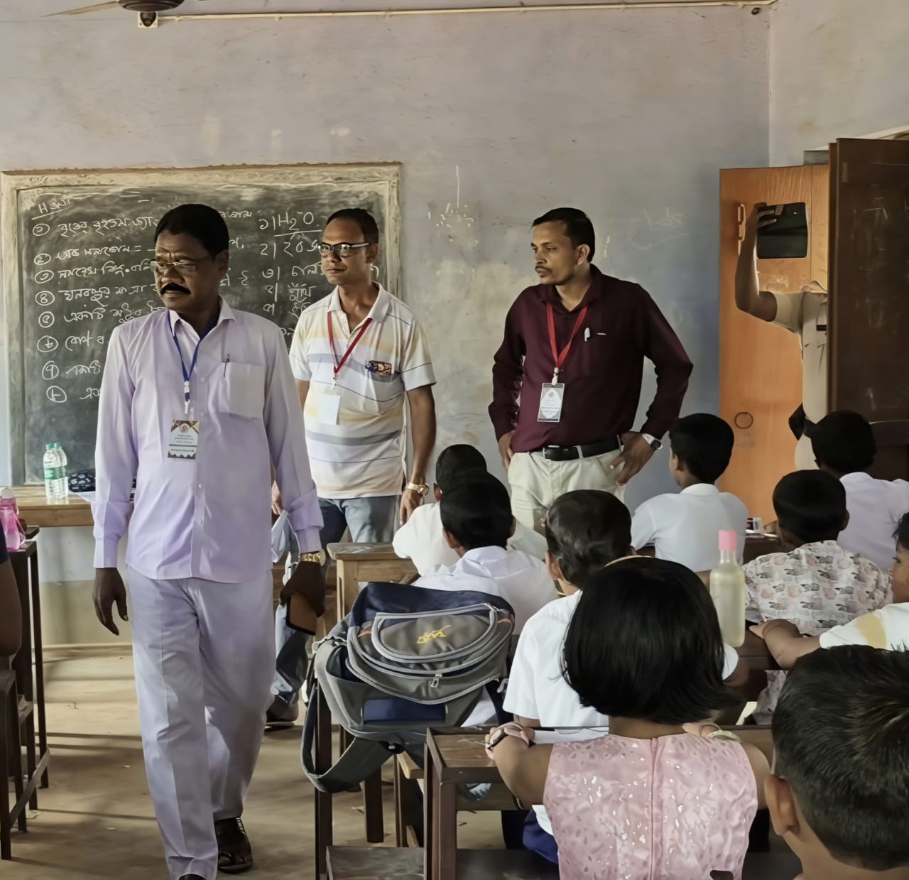 জঙ্গলমহলজুড়ে ব্যাপক উৎসাহ উদ্দীপনার মধ্য দিয়ে অনুষ্ঠিত হলো কলেজ স্ট্রিট ট্যালেন্ট সার্চ এক্সামিনেশন।