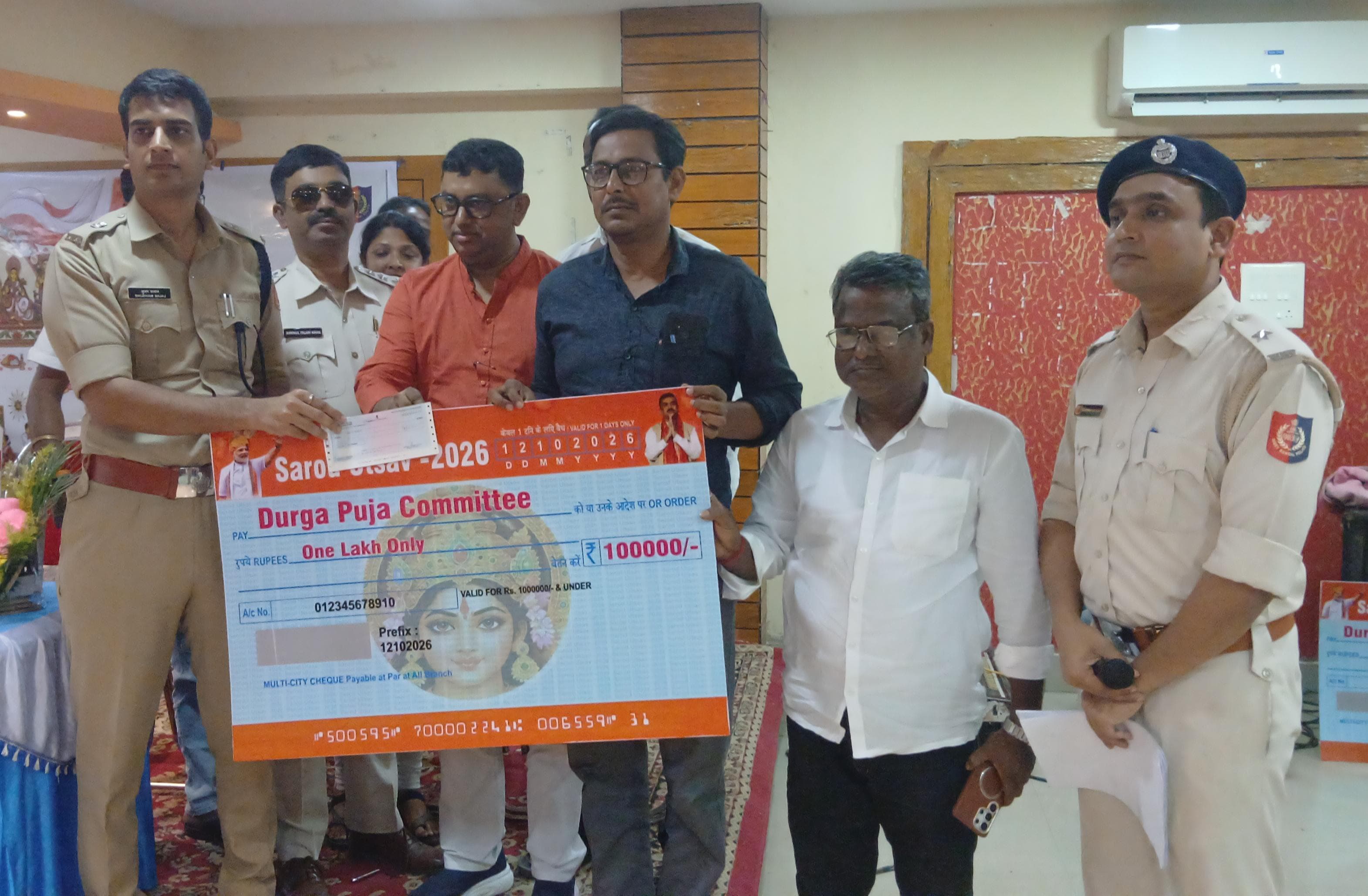 শাসনে দুর্গাপুজো কমিটিকে সরকারি আর্থিক সাহায্য, ডেঙ্গি-ম্যালেরিয়া রোধ ও শব্দদূষণ নিয়ন্ত্রণের বার্তা প্রশাসনের
