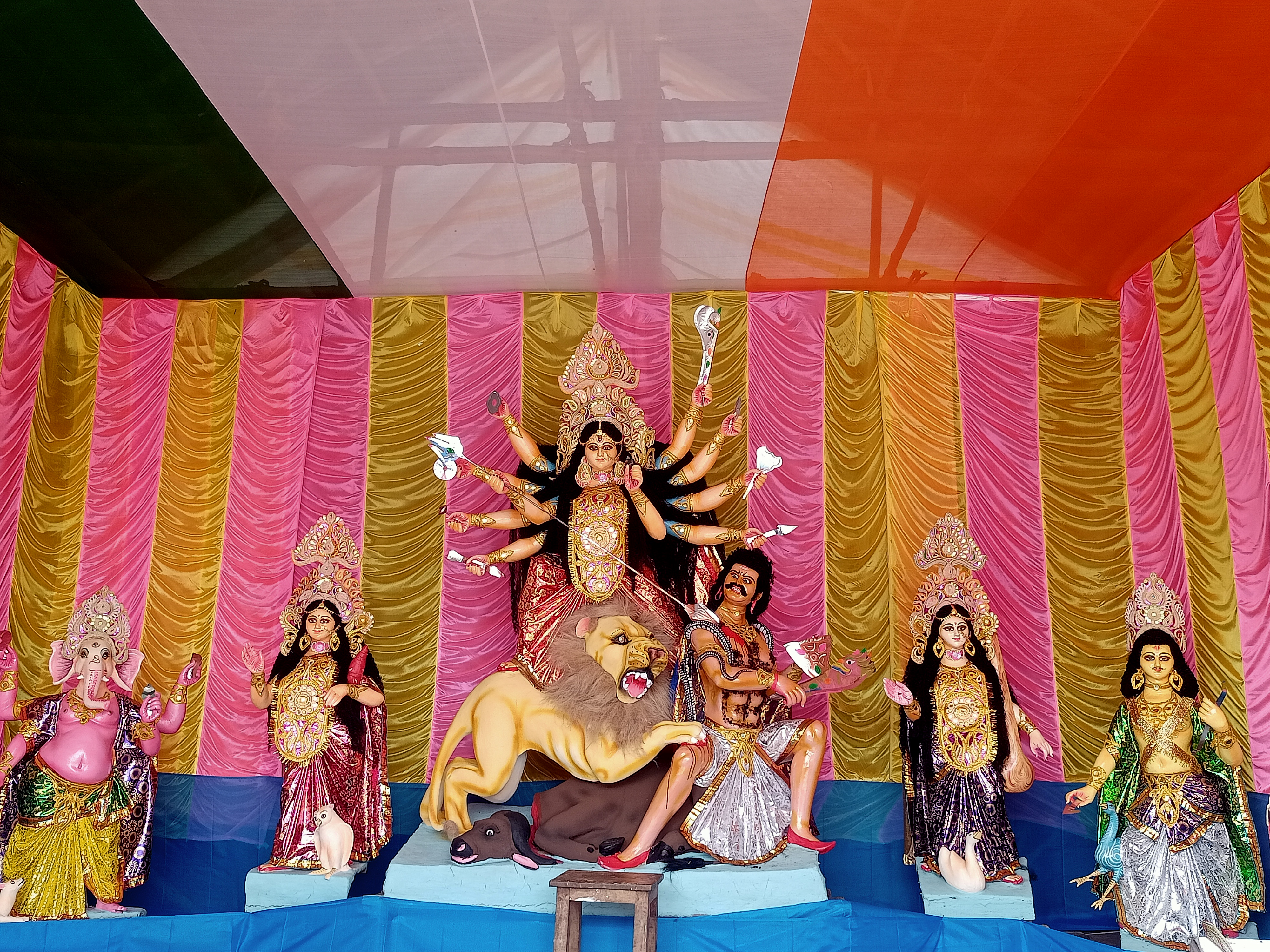 অরুন্ডা গ্রামের দক্ষিণপাড়া এই প্রথম দুর্গা পুজার আয়োজন করেছে, খুশির রোশনাই গ্রামজুড়ে