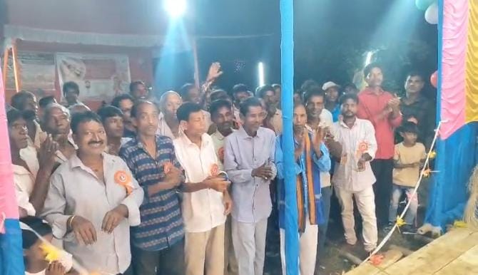 অরুন্ডা গ্রামে দক্ষিণ পাড়ায় প্রথম দুর্গাপুজা, গ্রামের বয়স্ক মানুষদের দিয়ে দুর্গাপুজা উদ্বোধন করলেন "অরুন্ডা বন্ধু মিলন সংঘের দুর্গাপুজো কমিটির"