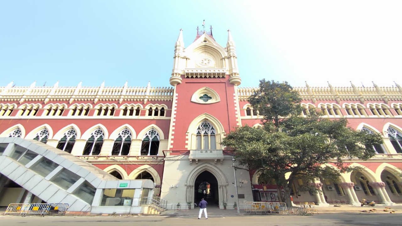 'অবৈধভাবে খালি বার্থ বিক্রি করার দায়ে টহলরত টিটিই কে সর্বোচ্চ জরিমানা করতে হবে ' জানালো কলকাতা হাইকোর্ট