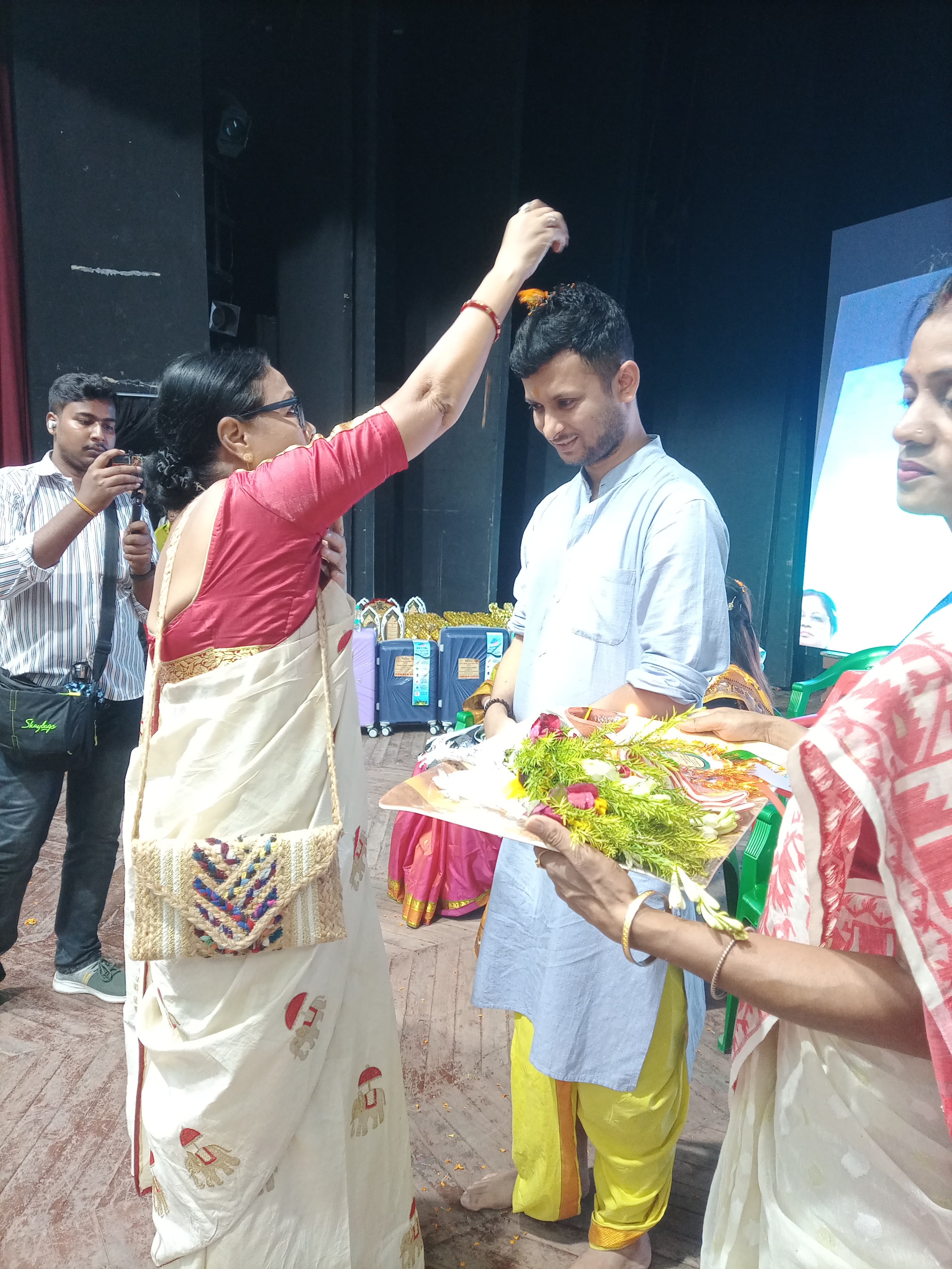 স্বস্তিক অষ্টাঙ্গ অ্যাকাডেমীর ১৪তম যোগা ফেস্টিভাল কাপ প্রতিযোগিতা