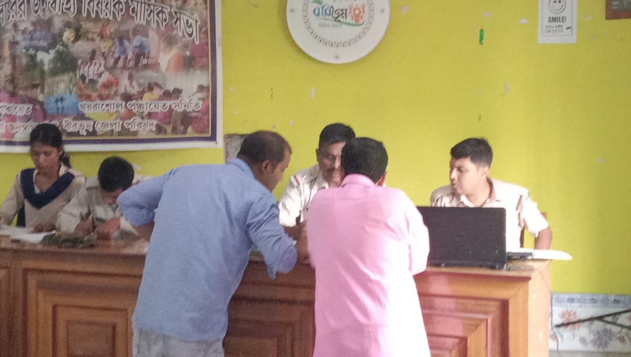 পঞ্চায়েত ও পুরসভায় জন্ম-মৃত্যুর রেজিস্টার খতিয়ে দেখছে পুলিশ, জাল শংসাপত্র রুখতেই রাজ্যজুড়ে অভিযান