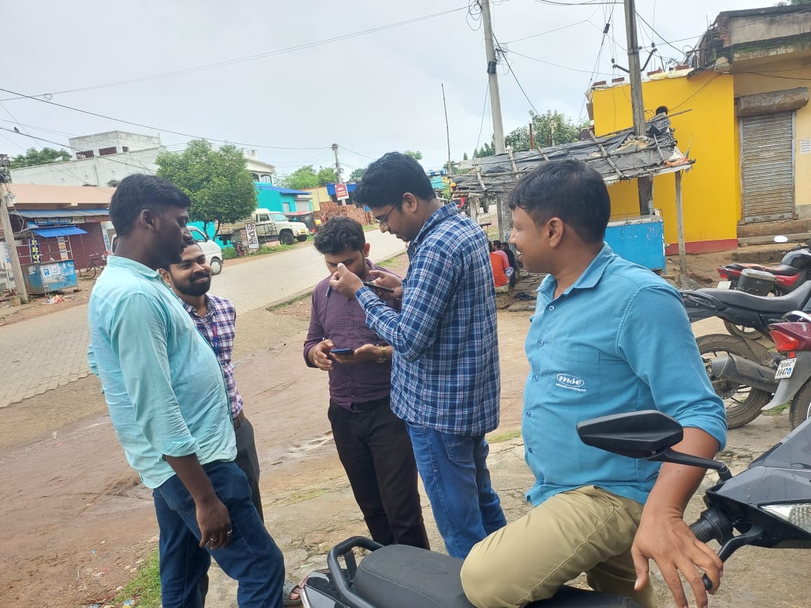 ভারতীয় স্টেট ব্যাংকের বাঁকুড়া রাইপুর বাজার শাখার উদ্যোগে বিশেষ পরিষেবা প্রদান।
