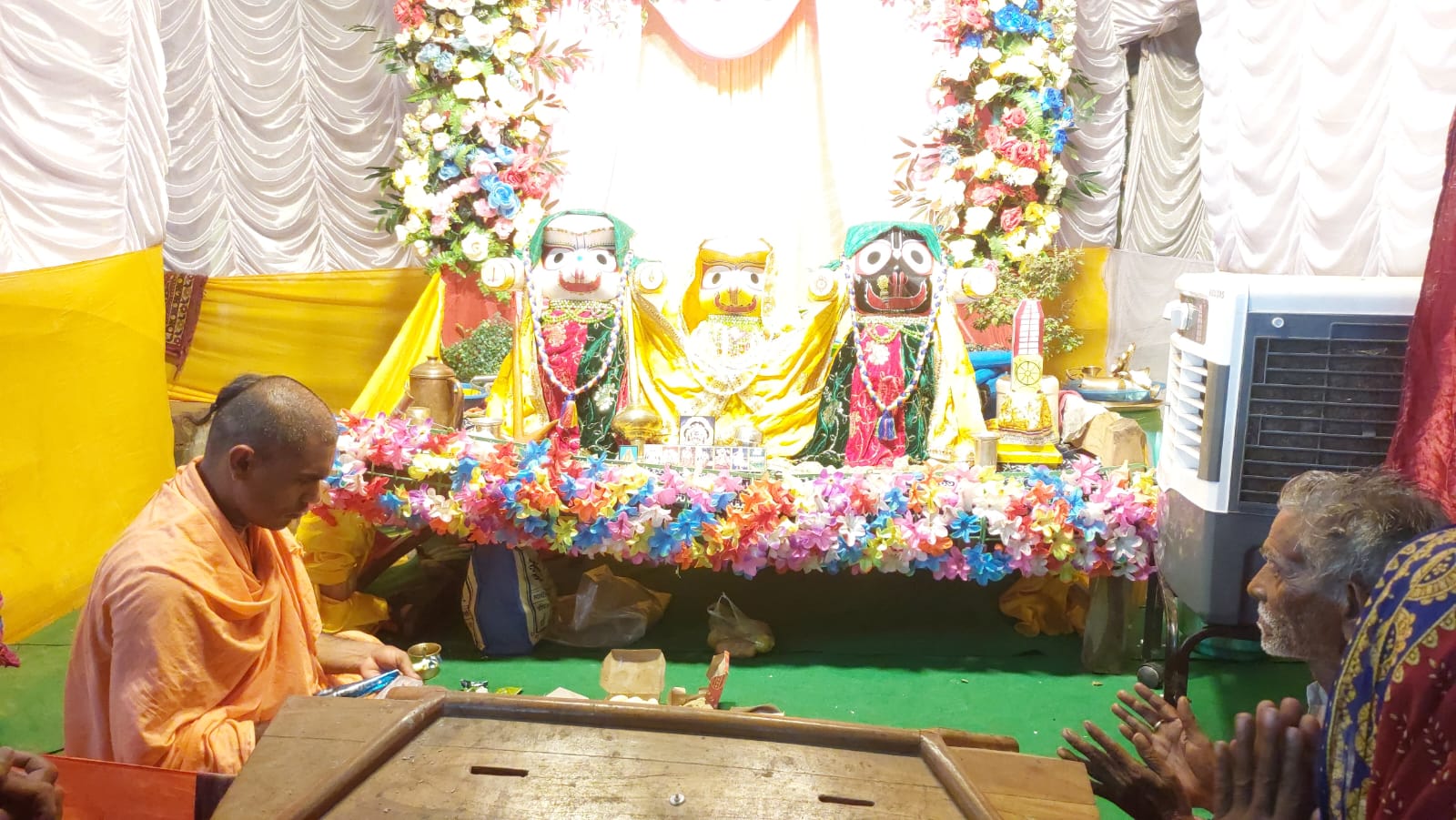 বাঁকুড়ার রাইপুরে গুন্ডিচা মন্দিরে ইসকনের রথযাত্রা উপলক্ষে জমজমাট অনুষ্ঠান