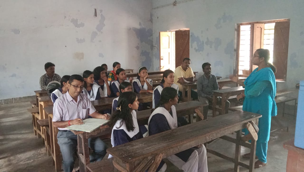 জরায়ু ক্যান্সার প্রতিরোধে কিশোরীদের এইচপিভি (HPV) টিকাকরণ শিবির বীরভূমের নাকড়াকোন্দা উচ্চ বিদ্যালয়ে