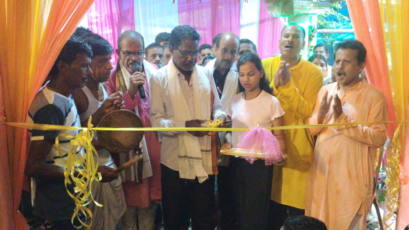 মনসা মাতার নবনির্মিত মন্দিরের উদ্বোধনে বাঁকুড়ার  রাইপুরের বিধায়ক ক্ষেত্র মোহন হাঁসদা