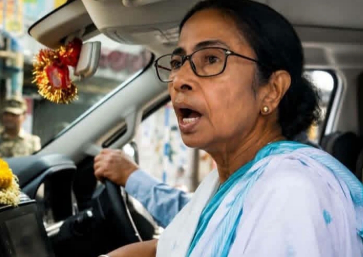 জনতার রোষের মুখে মমতা বন্দ্যোপাধ্যায়