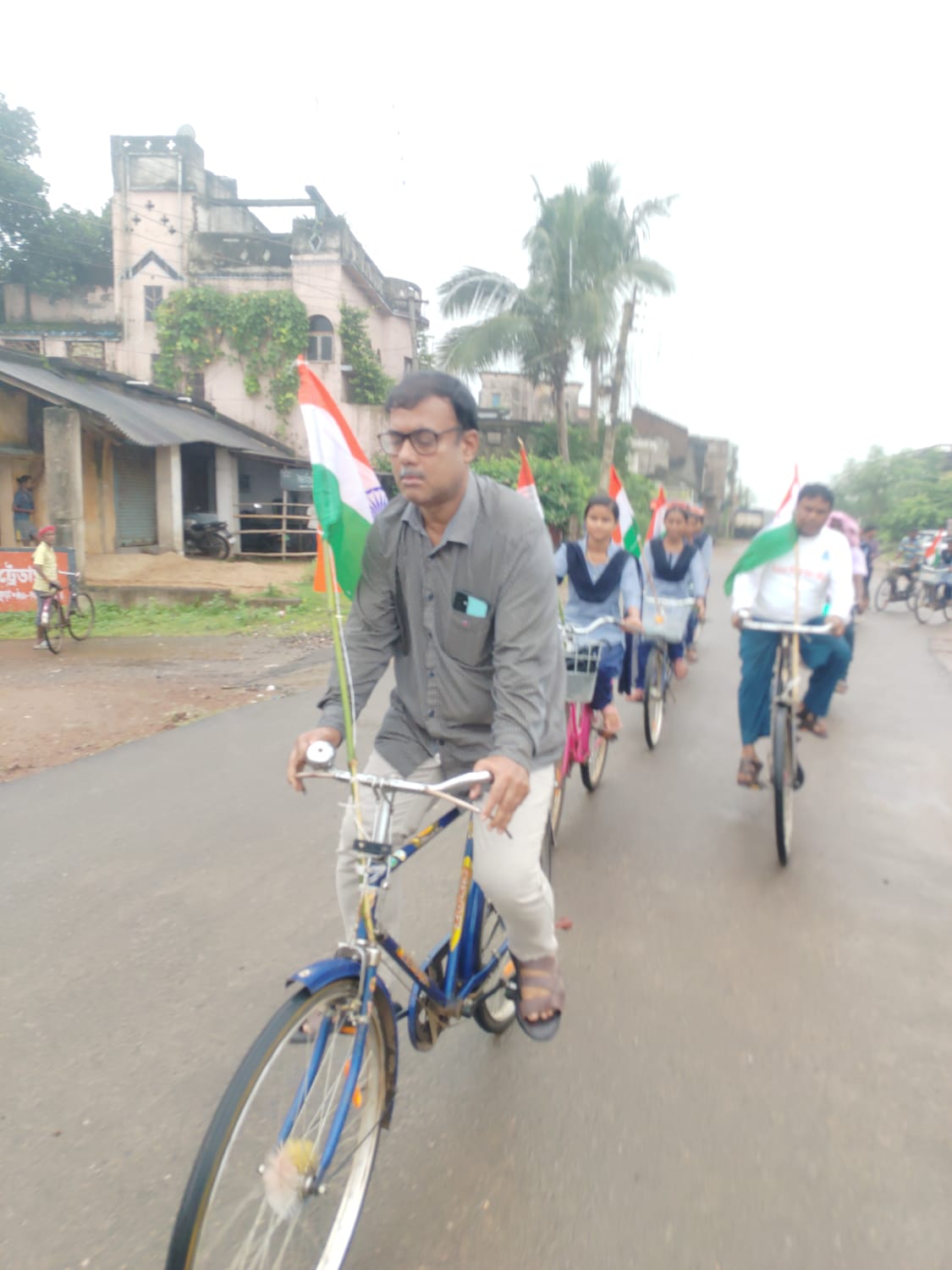 হর ঘর তিরঙ্গা যাত্রায় রাইপুর ব্লক প্রশাসনের সাইকেল র‍্যালি