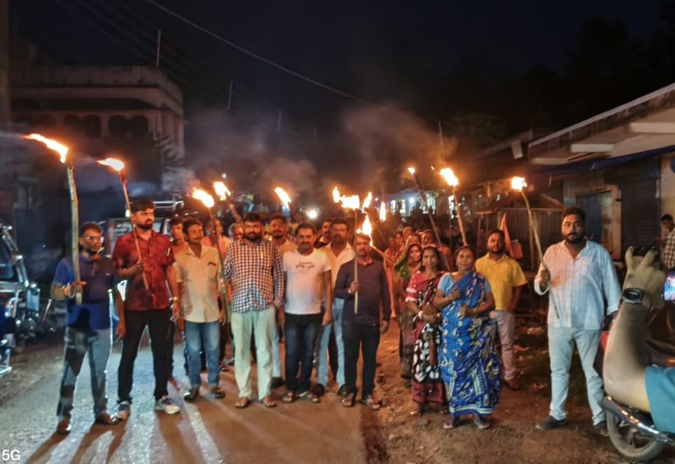 বন্দেমাতরম গানের বিরোধিতা করায় সোনিয়া গান্ধীর প্রতি বিক্ষোভে বিজেপি কর্মীরা।