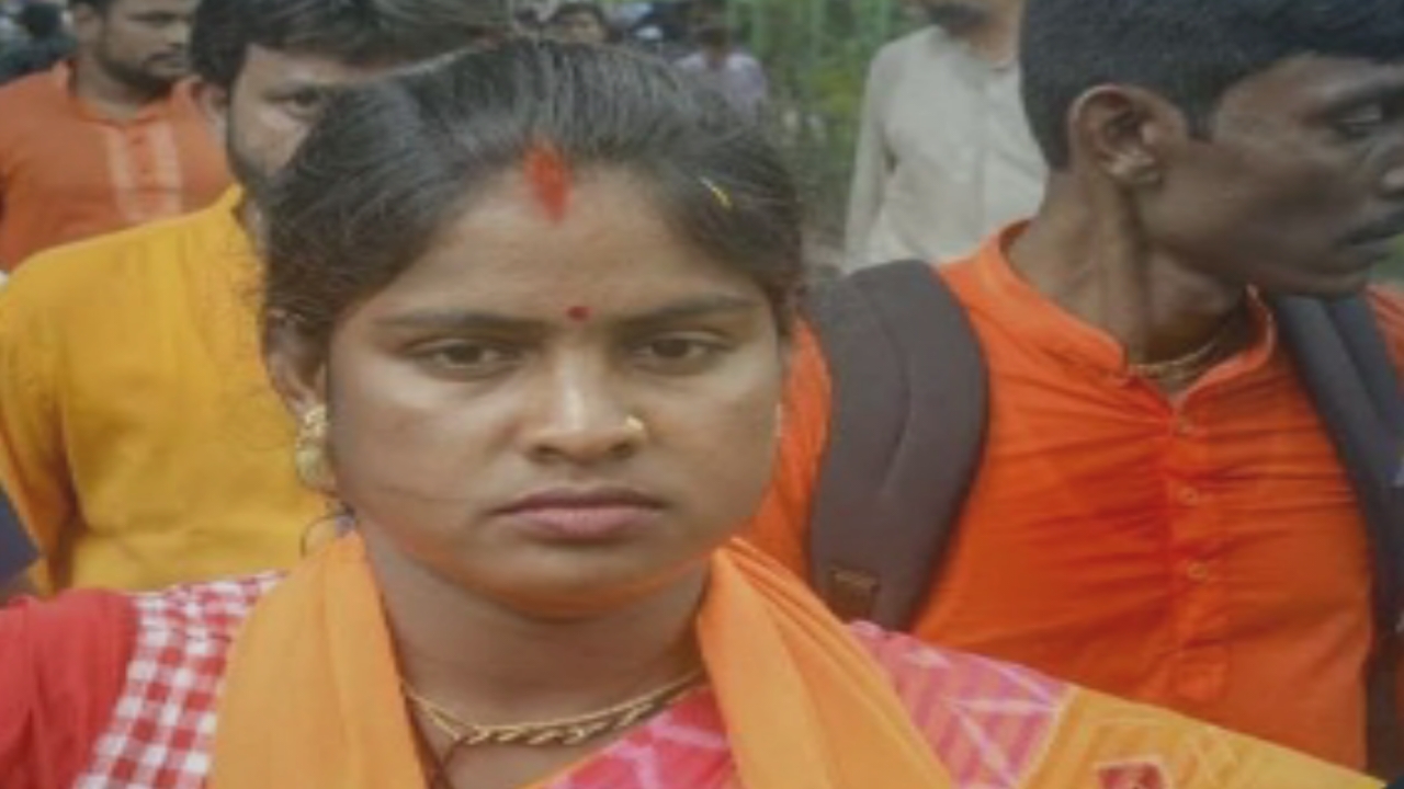 দীর্ঘদিনের জল নিকাশি সমস্যার সমাধান, উদ্যোগী হিঙ্গলগঞ্জের বিধায়িকা রেখা পাত্র