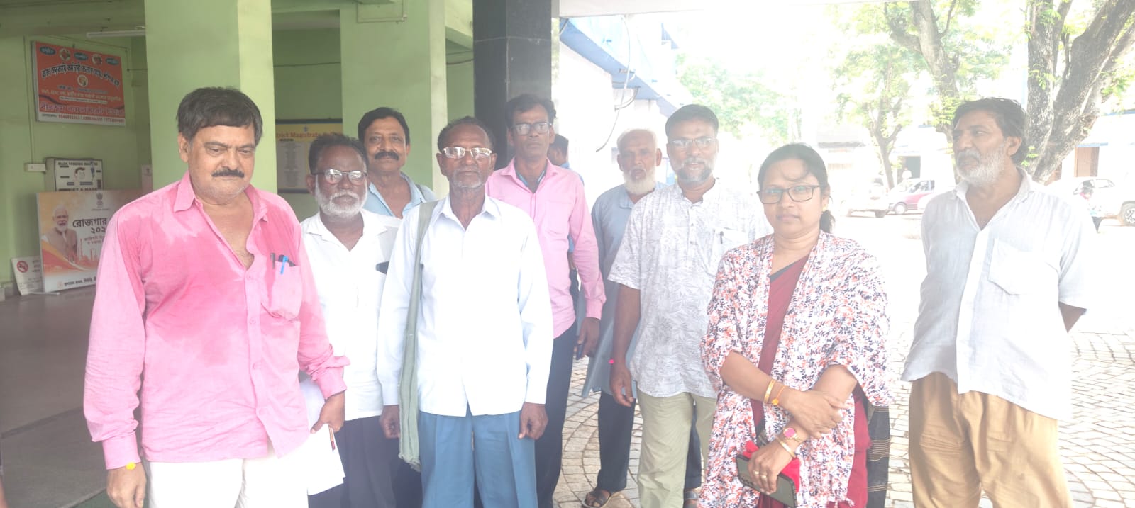 নেতাজির অবমাননার প্রতিবাদে বীরভূম জেলা শাসকের কাছে ফরওয়ার্ড ব্লকের ডেপুটেশন, দোষীদের দৃষ্টান্তমূলক শাস্তির দাবি