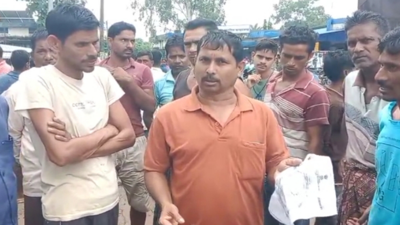 চিকিৎসা করিয়ে নিখোঁজ, পরদিন স্বাস্থ্যকেন্দ্রে ঝুলন্ত অবস্থায় উদ্ধার মৃতদেহ; চাঞ্চল্য বীরভূমের লোকপুর থানা এলাকায়