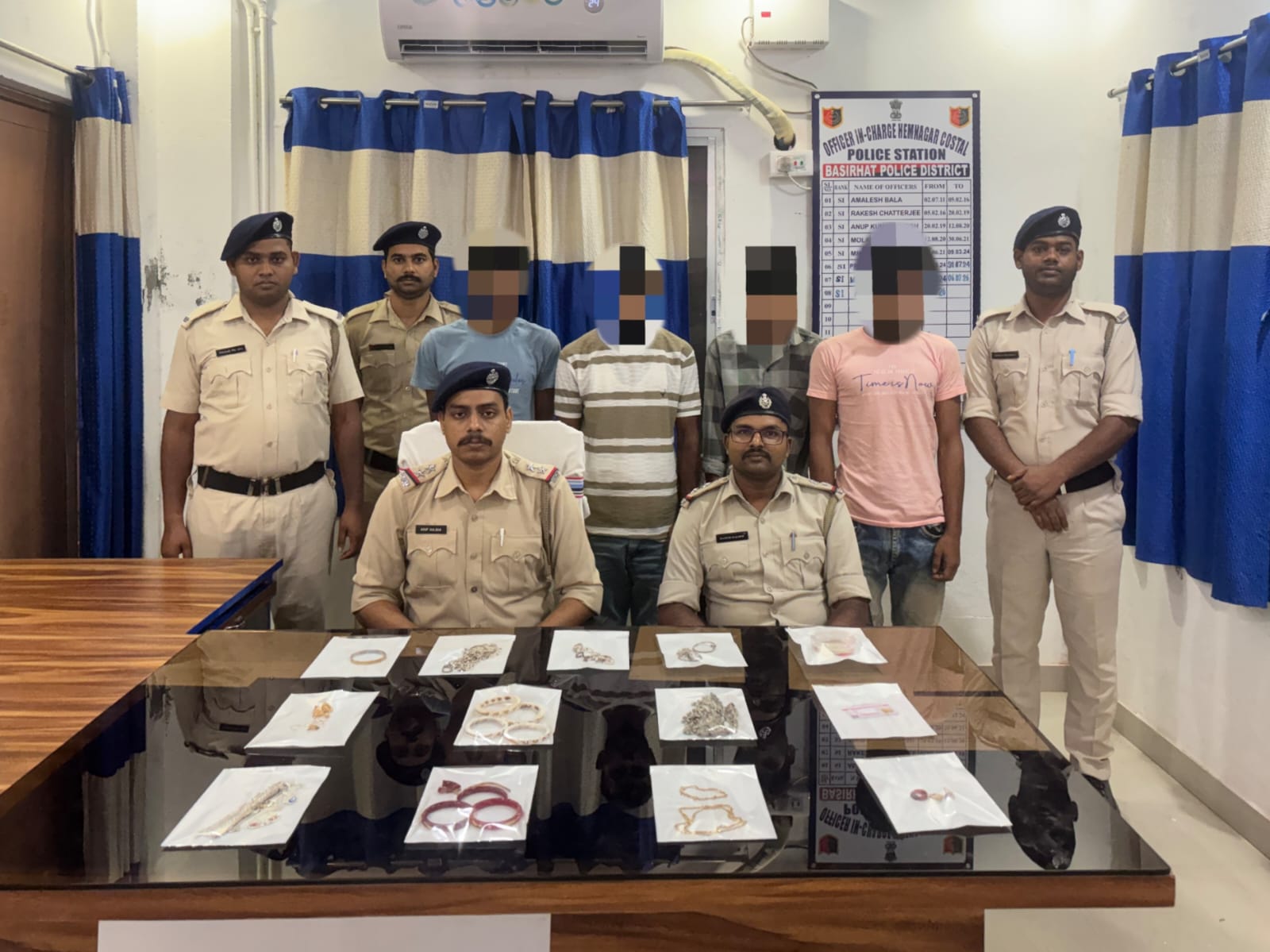 বাড়িতে ঢুকে সোনা-নগদ টাকা চুরি, পুলিশের জালে ৪ অভিযুক্ত; উদ্ধার সোনা-রূপার গয়না