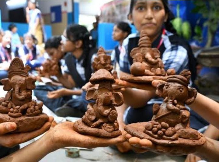 অন্ধ্রপ্রদেশের গুন্টুরে ২৫ হাজার পড়ুয়ার হাতে তৈরি  অভিনব ' গ্রিন গনেশ' ; গড়ল বিশ্বরেকর্ড